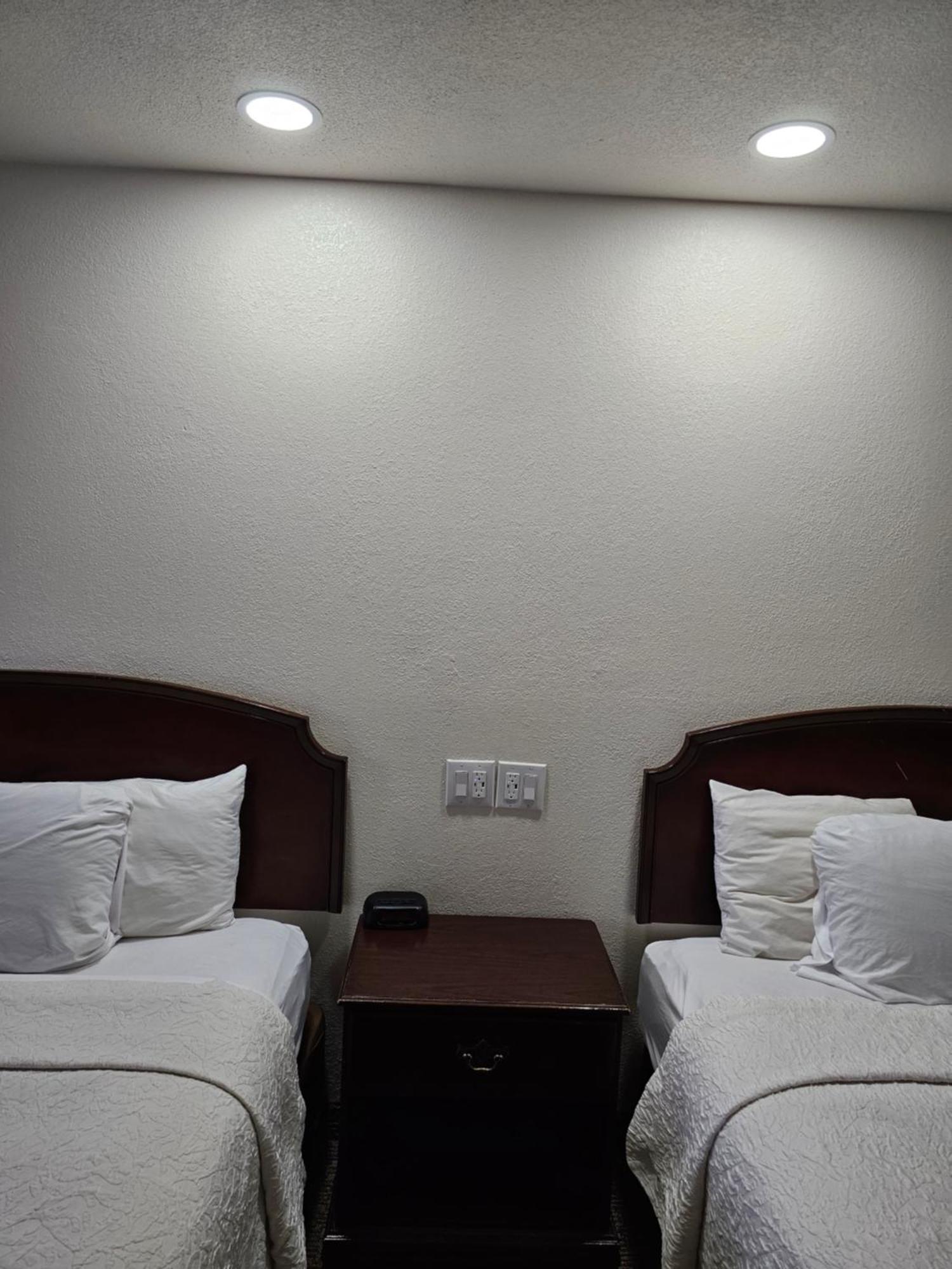 Rodeway Inn Тукумкари Экстерьер фото